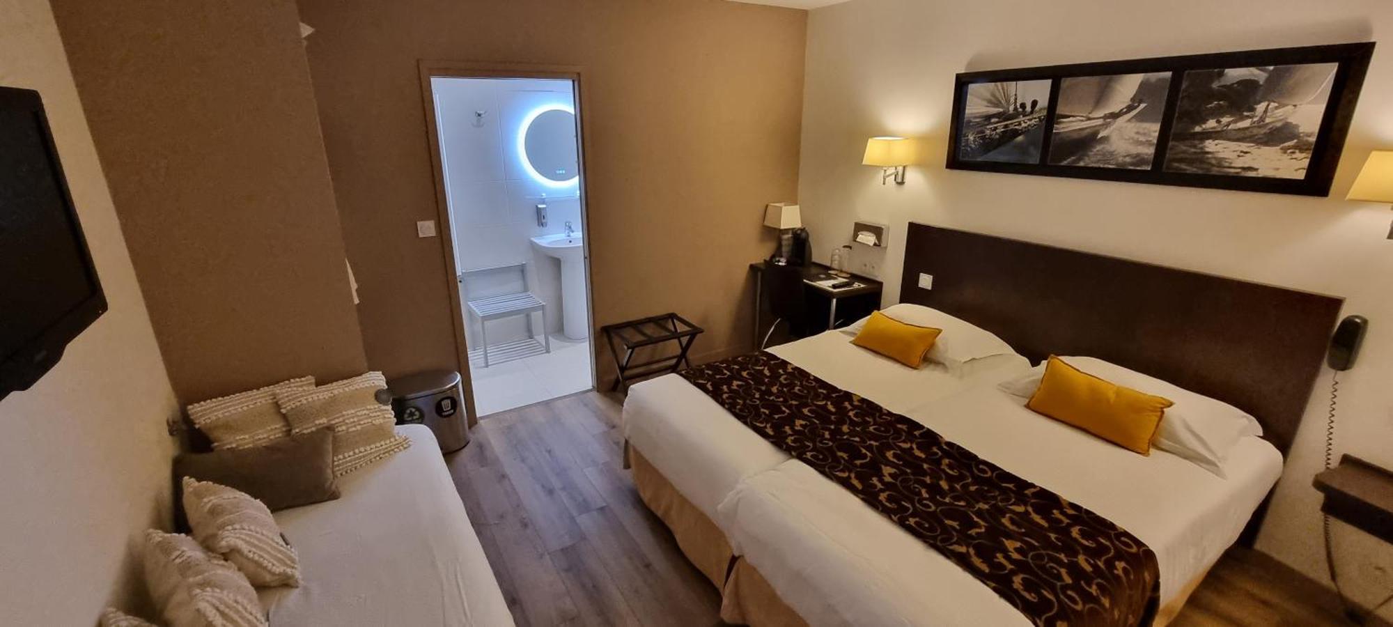 Guer Hotel Le Bellevue מראה חיצוני תמונה