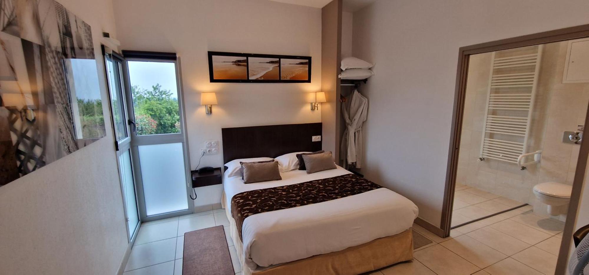 Guer Hotel Le Bellevue מראה חיצוני תמונה