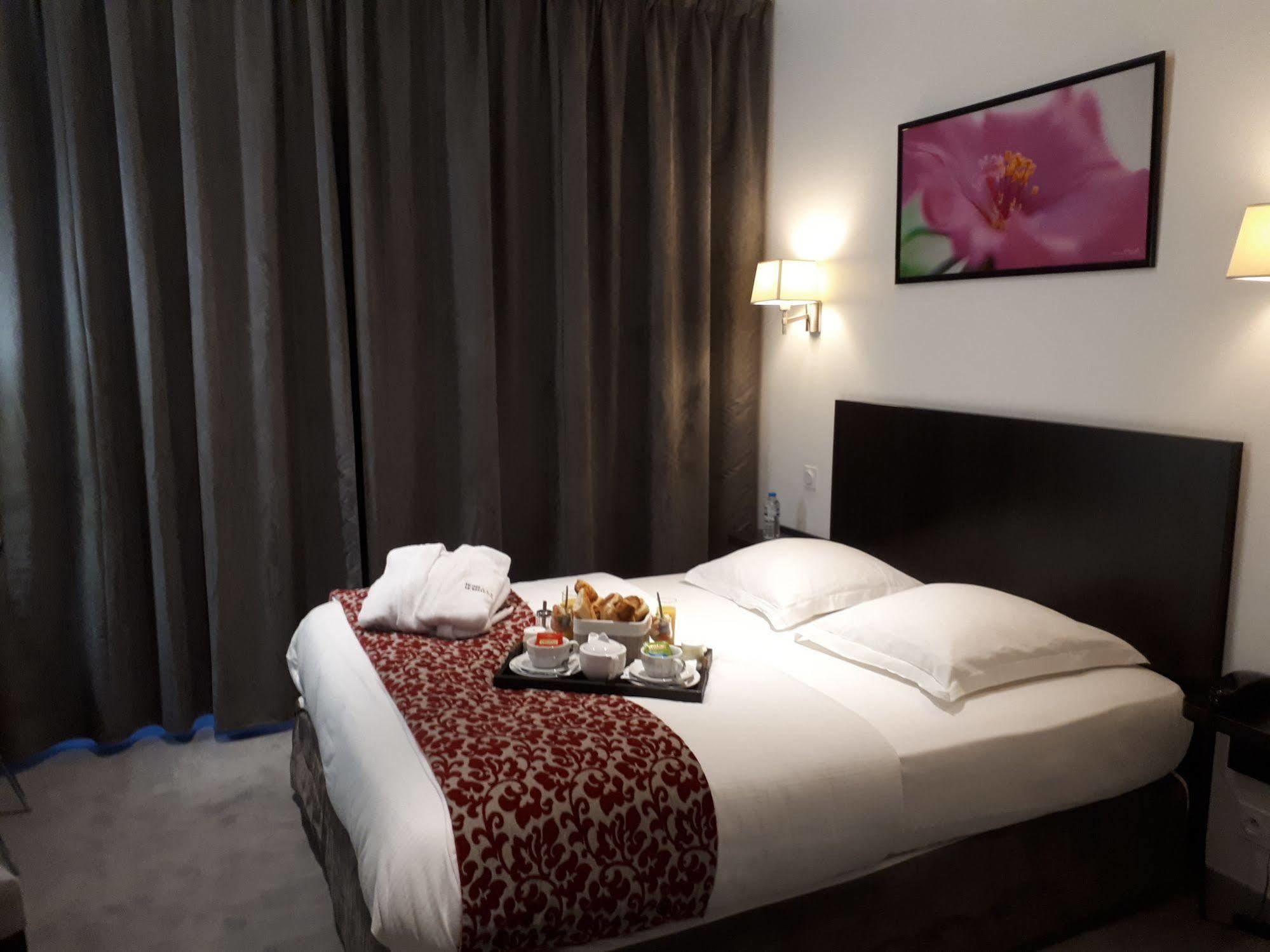 Guer Hotel Le Bellevue מראה חיצוני תמונה