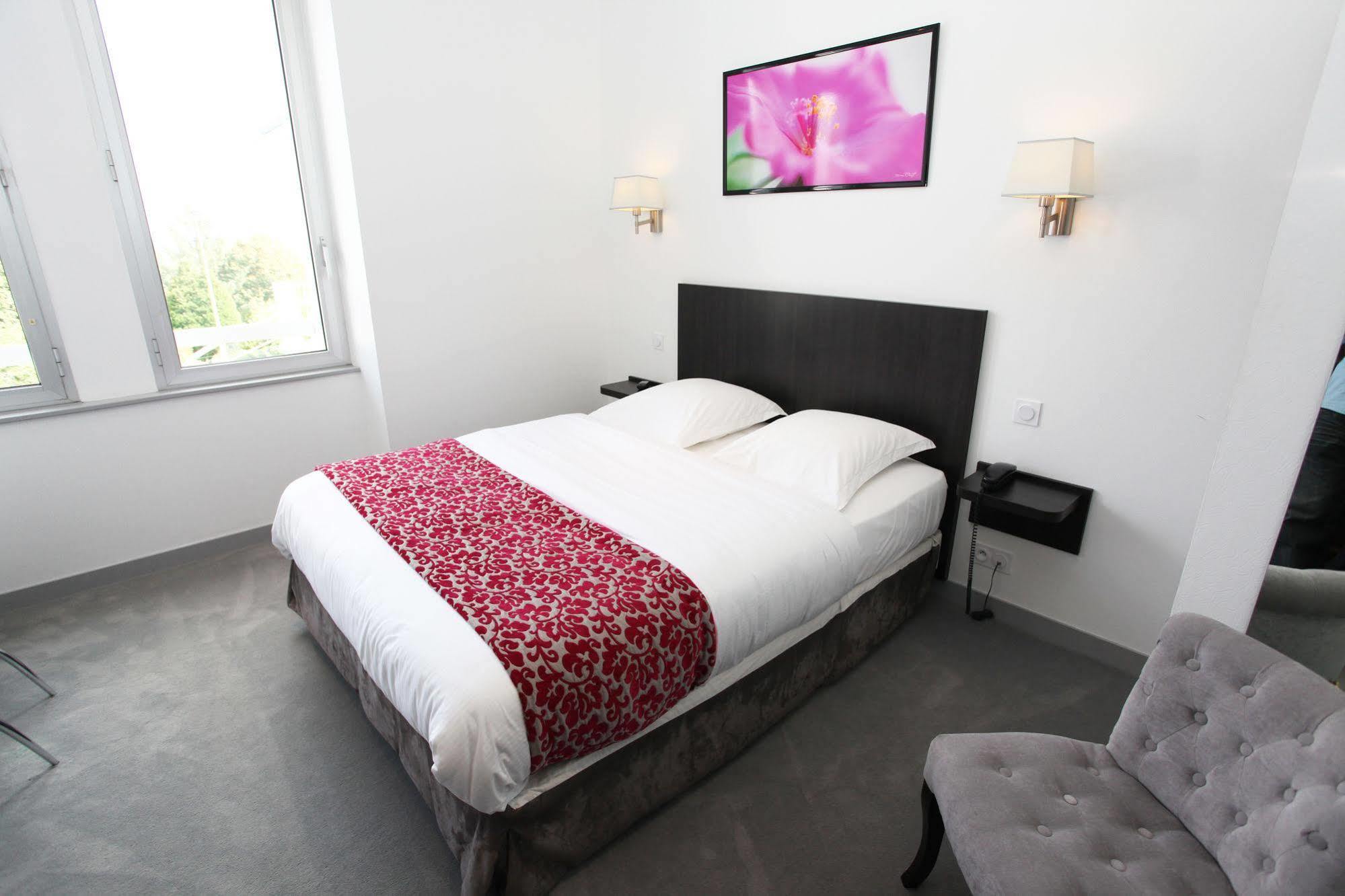 Guer Hotel Le Bellevue מראה חיצוני תמונה