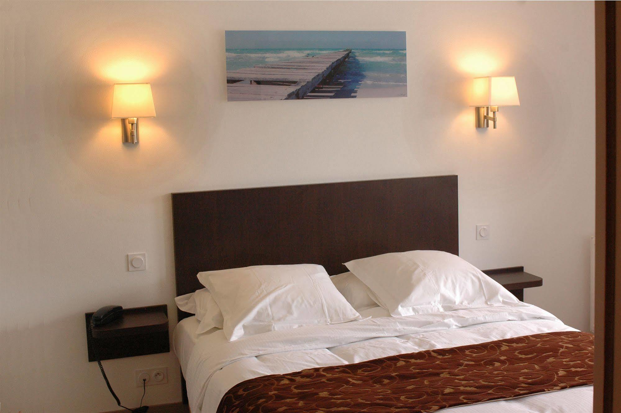 Guer Hotel Le Bellevue מראה חיצוני תמונה